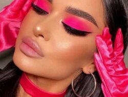 Hot Pink Eye Makeup to Look More Gorgeous