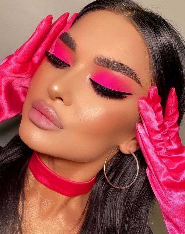 Hot Pink Eye Makeup to Look More Gorgeous